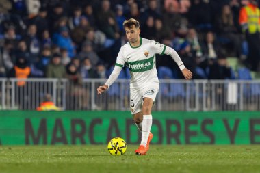 Madrid, İspanya - 28 Kasım 2025: Getafe CF ile Elche CF arasındaki lig maçı Getafe 'de oynandı. Maç sırasında Elche CF oyuncuları. EA Spor Ligi 2025.