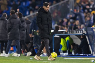 Madrid, İspanya - 28 Kasım 2025: Getafe CF ile Elche CF arasındaki lig maçı Getafe 'de oynandı. Maç sırasında Elche CF oyuncuları. EA Spor Ligi 2025.