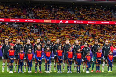 Madrid, İspanya - 2 Aralık 2025: İspanya ile Almanya arasındaki Kadınlar Milletler Ligi Finali, Madrid 'de oynandı. Maç boyunca Alman milli takımının oyuncuları.