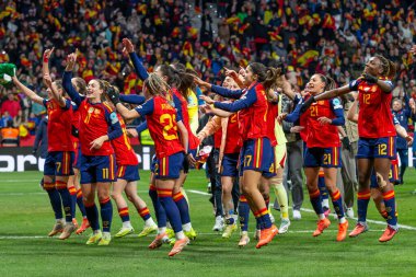 Madrid, İspanya - 2 Aralık 2025: İspanya ile Almanya arasındaki Bayanlar Milletler Ligi finali Madrid 'de oynandı. İspanyol takımı kupayı Kral VI. Felipe ile birlikte alır..