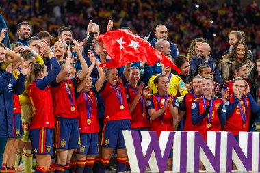 Madrid, İspanya - 2 Aralık 2025: İspanya ile Almanya arasındaki Bayanlar Milletler Ligi finali Madrid 'de oynandı. İspanyol takımı kupayı Kral VI. Felipe ile birlikte alır..