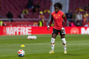 Madrid, İspanya - 2 Aralık 2025: Christian Wuck ve Elisa Senss Madrid 'de düzenlenen Kadın Milletler Ligi finali öncesinde basın toplantısı ve eğitim oturumunda.