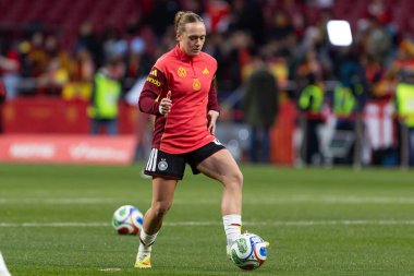 Madrid, İspanya - 2 Aralık 2025: Christian Wuck ve Elisa Senss Madrid 'de düzenlenen Kadın Milletler Ligi finali öncesinde basın toplantısı ve eğitim oturumunda.