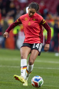 Madrid, İspanya - 2 Aralık 2025: Christian Wuck ve Elisa Senss Madrid 'de düzenlenen Kadın Milletler Ligi finali öncesinde basın toplantısı ve eğitim oturumunda.