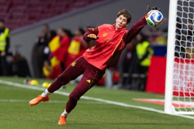 Madrid, İspanya - 2 Aralık 2025: Christian Wuck ve Elisa Senss Madrid 'de düzenlenen Kadın Milletler Ligi finali öncesinde basın toplantısı ve eğitim oturumunda.