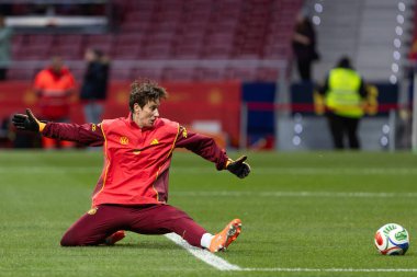 Madrid, İspanya - 2 Aralık 2025: Christian Wuck ve Elisa Senss Madrid 'de düzenlenen Kadın Milletler Ligi finali öncesinde basın toplantısı ve eğitim oturumunda.