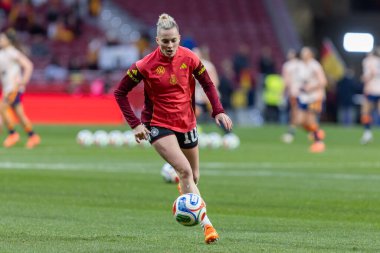 Madrid, İspanya - 2 Aralık 2025: Christian Wuck ve Elisa Senss Madrid 'de düzenlenen Kadın Milletler Ligi finali öncesinde basın toplantısı ve eğitim oturumunda.