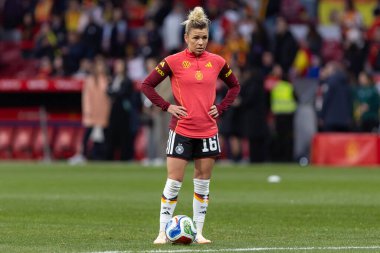 Madrid, İspanya - 2 Aralık 2025: Christian Wuck ve Elisa Senss Madrid 'de düzenlenen Kadın Milletler Ligi finali öncesinde basın toplantısı ve eğitim oturumunda.