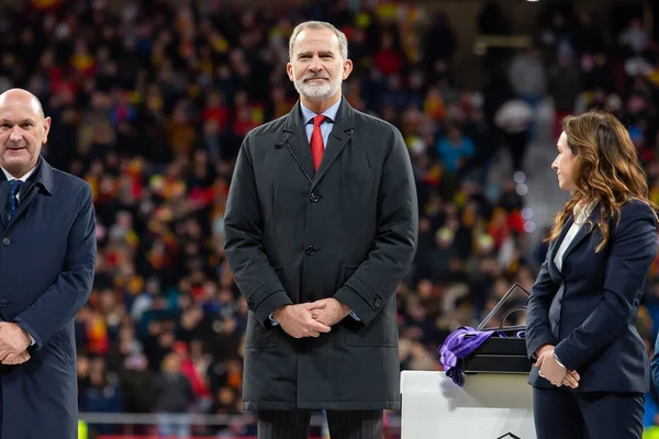 Madrid, İspanya - 2 Aralık 2025: İspanya ile Almanya arasındaki Bayanlar Milletler Ligi finali Madrid 'de oynandı. İspanyol takımı kupayı Kral VI. Felipe ile birlikte alır..