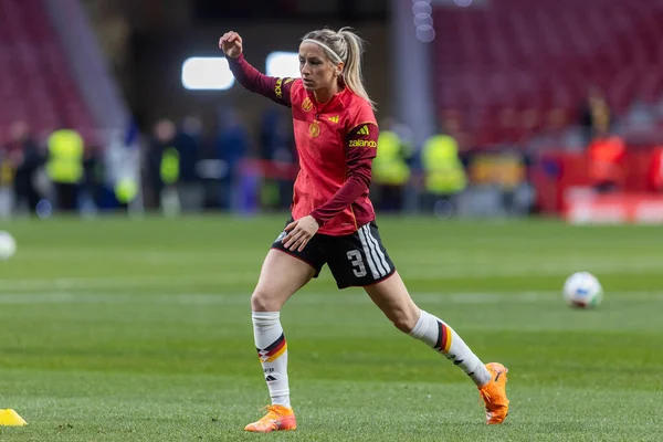 Madrid, İspanya - 2 Aralık 2025: Christian Wuck ve Elisa Senss Madrid 'de düzenlenen Kadın Milletler Ligi finali öncesinde basın toplantısı ve eğitim oturumunda.