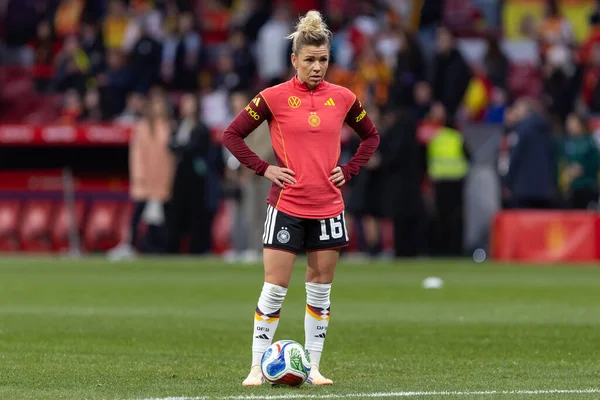 Madrid, İspanya - 2 Aralık 2025: Christian Wuck ve Elisa Senss Madrid 'de düzenlenen Kadın Milletler Ligi finali öncesinde basın toplantısı ve eğitim oturumunda.