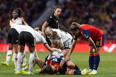 Madrid, İspanya - 2 Aralık 2025: İspanya ile Almanya arasındaki Kadınlar Milletler Ligi Finali, Madrid 'de oynandı. Maç boyunca İspanyol milli takımının oyuncuları.