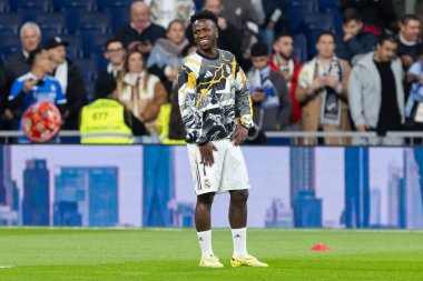 Madrid, İspanya - 7 Aralık 2025: Real Madrid ile Celta Vigo arasındaki La Liga maçı Madrid 'deki Santiago Bernabu Stadyumu' nda oynandı. Topu Madrid 'de oynayan gerçek oyuncular. Profesyonel lig. EA Spor