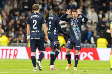 Madrid, İspanya - 7 Aralık 2025: Real Madrid ile Celta Vigo arasındaki La Liga maçı Madrid 'deki Bernabu Stadyumu' nda oynandı. Celta Vigo oyuncuları. Profesyonel lig. EA Spor