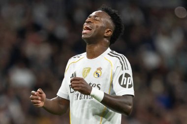 Madrid, İspanya - 7 Aralık 2025: Real Madrid ile Celta Vigo arasındaki La Liga maçı Madrid 'deki Santiago Bernabu Stadyumu' nda oynandı. Topu Madrid 'de oynayan gerçek oyuncular. Profesyonel lig. EA Spor