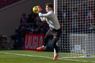 Madrid, İspanya - 13 Aralık 2025: Madrid 'de Atletico Madrid ile Valencia CF arasında oynanan lig maçı. Valencia FC oyuncuları maç sırasında. EA Spor Ligi.