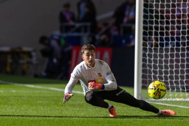Madrid, İspanya - 13 Aralık 2025: Madrid 'de Atletico Madrid ile Valencia CF arasında oynanan lig maçı. Valencia FC oyuncuları maç sırasında. EA Spor Ligi.