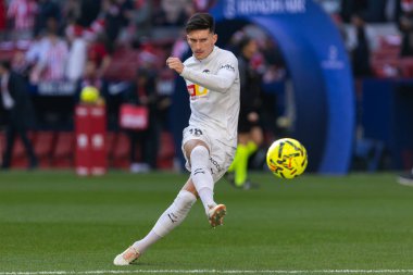 Madrid, İspanya - 13 Aralık 2025: Madrid 'de Atletico Madrid ile Valencia CF arasında oynanan lig maçı. Valencia FC oyuncuları maç sırasında. EA Spor Ligi.
