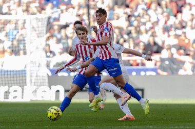 Madrid, İspanya - 13 Aralık 2025: Madrid 'de Atletico Madrid ile Valencia CF arasında oynanan lig maçı. Maç sırasında Atletico Madrid oyuncuları. EA Spor Ligi.