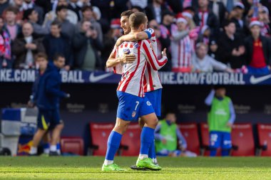 Madrid, İspanya - 13 Aralık 2025: Madrid 'de Atletico Madrid ile Valencia CF arasında oynanan lig maçı. Maç sırasında Atletico Madrid oyuncuları. EA Spor Ligi.