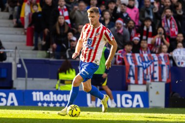 Madrid, İspanya - 13 Aralık 2025: Madrid 'de Atletico Madrid ile Valencia CF arasında oynanan lig maçı. Maç sırasında Atletico Madrid oyuncuları. EA Spor Ligi.