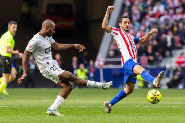 Madrid, İspanya - 13 Aralık 2025: Madrid 'de Atletico Madrid ile Valencia CF arasında oynanan lig maçı. Maç sırasında Atletico Madrid oyuncuları. EA Spor Ligi.
