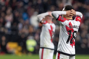 Madrid, İspanya - 15 Aralık 2025: Rayo Vallecano ile Real Betis Balompi arasındaki lig maçı Vallecas 'ta oynandı. Maç sırasında Rayo Vallecano oyuncuları. EA Spor Ligi 2025.