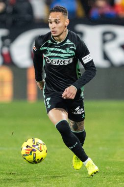 Madrid, İspanya - 15 Aralık 2025: Rayo Vallecano ile Real Betis Balompi arasındaki lig maçı Vallecas 'ta oynandı. Maç sırasında Betis oyuncuları. EA Spor Ligi 2025.