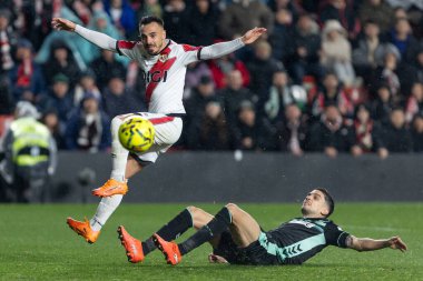 Madrid, İspanya - 15 Aralık 2025: Rayo Vallecano ile Real Betis Balompi arasındaki lig maçı Vallecas 'ta oynandı. Maç sırasında Rayo Vallecano oyuncuları. EA Spor Ligi 2025.