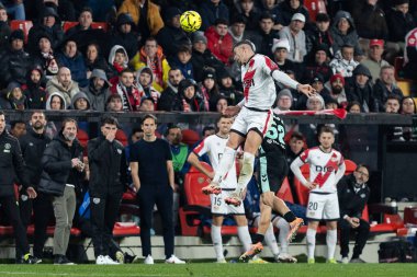 Madrid, İspanya - 15 Aralık 2025: Rayo Vallecano ile Real Betis Balompi arasındaki lig maçı Vallecas 'ta oynandı. Maç sırasında Rayo Vallecano oyuncuları. EA Spor Ligi 2025.