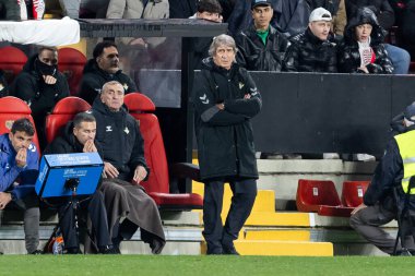 Madrid, İspanya - 15 Aralık 2025: Rayo Vallecano ile Real Betis Balompie arasındaki lig maçı Vallecas 'ta oynandı. Maç sırasında Betis oyuncuları. EA Spor Ligi 2025.