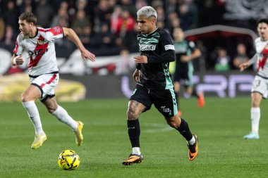 Madrid, İspanya - 15 Aralık 2025: Rayo Vallecano ile Real Betis Balompi arasındaki lig maçı Vallecas 'ta oynandı. Maç sırasında Betis oyuncuları. EA Spor Ligi 2025.