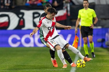 Madrid, İspanya - 15 Aralık 2025: Rayo Vallecano ile Real Betis Balompi arasındaki lig maçı Vallecas 'ta oynandı. Maç sırasında Rayo Vallecano oyuncuları. EA Spor Ligi 2025.