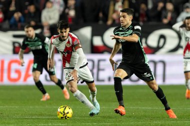 Madrid, İspanya - 15 Aralık 2025: Rayo Vallecano ile Real Betis Balompi arasındaki lig maçı Vallecas 'ta oynandı. Maç sırasında Betis oyuncuları. EA Spor Ligi 2025.