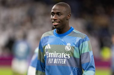 Madrid, İspanya - 20 Aralık 2025: Real Madrid ile Sevilla FC arasındaki lig maçı Madrid 'de oynandı. Maç sırasında Real Madrid oyuncuları. EA Spor Ligi 2025.