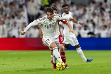 Madrid, İspanya - 20 Aralık 2025: Real Madrid ile Sevilla FC arasındaki lig maçı Madrid 'de oynandı. Maç sırasında Real Madrid oyuncuları. EA Spor Ligi 2025.