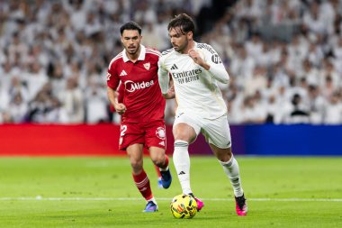 Madrid, İspanya - 20 Aralık 2025: Real Madrid ile Sevilla FC arasındaki lig maçı Madrid 'de oynandı. Maç sırasında Real Madrid oyuncuları. EA Spor Ligi 2025.