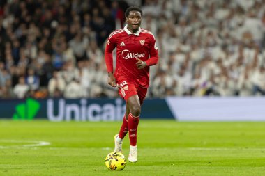 Madrid, İspanya - 20 Aralık 2025: Real Madrid ile Sevilla FC arasındaki lig maçı Madrid 'de oynandı. Maç sırasında Sevilla FC oyuncuları. EA Spor Ligi 2025.