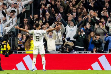 Madrid, İspanya - 20 Aralık 2025: Real Madrid ile Sevilla FC arasındaki lig maçı Madrid 'de oynandı. Maç sırasında Real Madrid oyuncuları. EA Spor Ligi 2025.