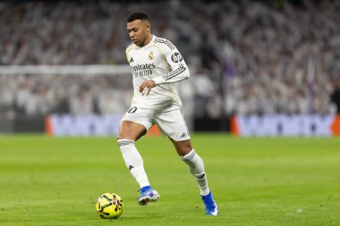 Madrid, İspanya - 20 Aralık 2025: Real Madrid ile Sevilla FC arasındaki lig maçı Madrid 'de oynandı. Maç sırasında Real Madrid oyuncuları. EA Spor Ligi 2025.