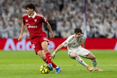 Madrid, İspanya - 20 Aralık 2025: Real Madrid ile Sevilla FC arasındaki lig maçı Madrid 'de oynandı. Maç sırasında Sevilla FC oyuncuları. EA Spor Ligi 2025.