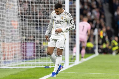 Madrid, İspanya - 20 Aralık 2025: Real Madrid ile Sevilla FC arasındaki lig maçı Madrid 'de oynandı. Maç sırasında Real Madrid oyuncuları. EA Spor Ligi 2025.