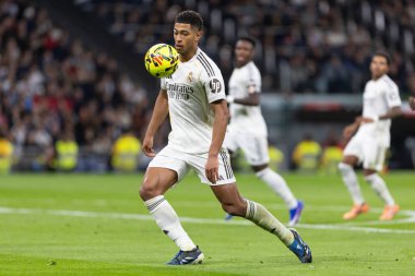 Madrid, İspanya - 20 Aralık 2025: Real Madrid ile Sevilla FC arasındaki lig maçı Madrid 'de oynandı. Maç sırasında Real Madrid oyuncuları. EA Spor Ligi 2025.