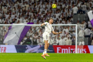 Madrid, İspanya - 20 Aralık 2025: Real Madrid ile Sevilla FC arasındaki lig maçı Madrid 'de oynandı. Maç sırasında Real Madrid oyuncuları. EA Spor Ligi 2025.