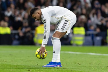 Madrid, İspanya - 20 Aralık 2025: Real Madrid ile Sevilla FC arasındaki lig maçı Madrid 'de oynandı. Maç sırasında Real Madrid oyuncuları. EA Spor Ligi 2025.