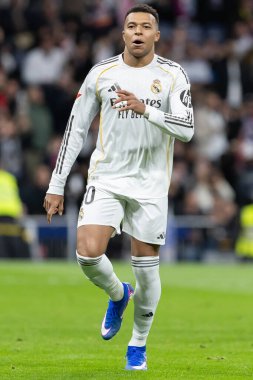 Madrid, İspanya - 20 Aralık 2025: Real Madrid ile Sevilla FC arasındaki lig maçı Madrid 'de oynandı. Maç sırasında Real Madrid oyuncuları. EA Spor Ligi 2025.