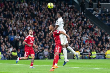 Madrid, İspanya - 20 Aralık 2025: Real Madrid ile Sevilla FC arasındaki lig maçı Madrid 'de oynandı. Maç sırasında Real Madrid oyuncuları. EA Spor Ligi 2025.