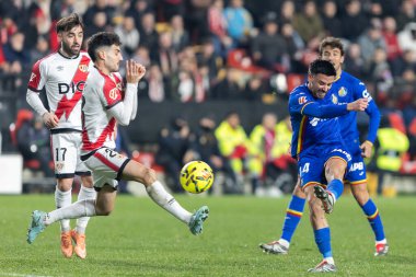 Madrid, İspanya - 2 Ocak 2026: Rayo Vallecano ile Getafe FC arasındaki lig maçı Vallecas 'ta oynandı. Madrid Derbisi. Futbolcular. EA Spor Ligi.