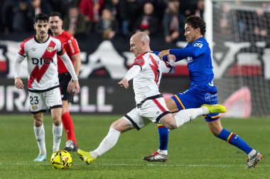 Madrid, İspanya - 2 Ocak 2026: Rayo Vallecano ile Getafe FC arasındaki lig maçı Vallecas 'ta oynandı. Madrid Derbisi. Futbolcular. EA Spor Ligi.