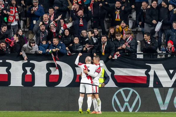Madrid, İspanya - 2 Ocak 2026: Rayo Vallecano ile Getafe FC arasındaki lig maçı Vallecas 'ta oynandı. Madrid Derbisi. Futbolcular. EA Spor Ligi.